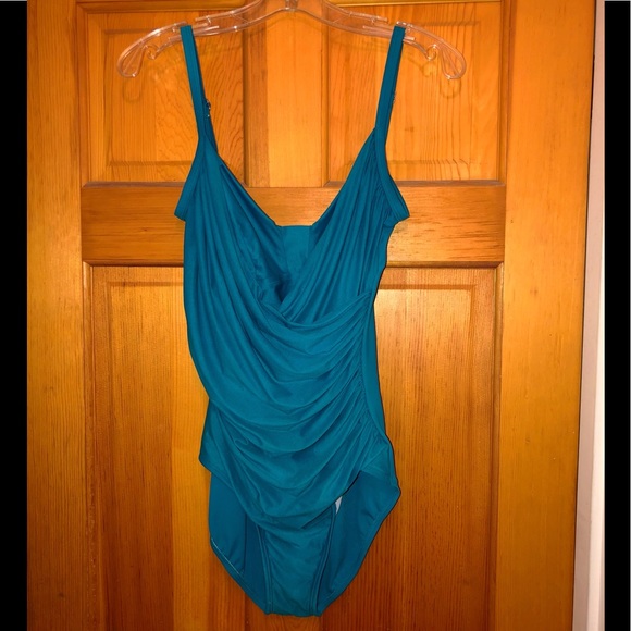 Women’s Jantzen Swimsuit - Picture 2 of 6